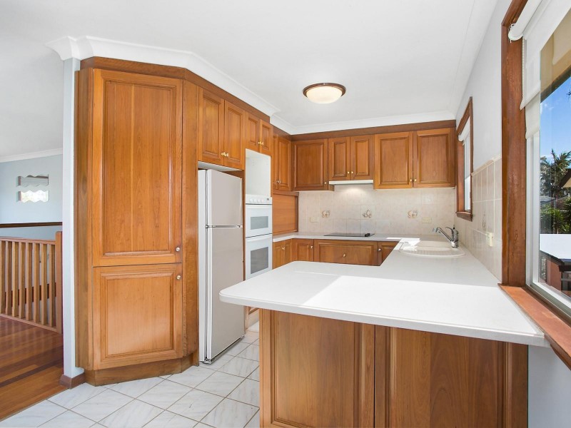 19 Yackerboom Avenue, Buff Point NSW 2262
