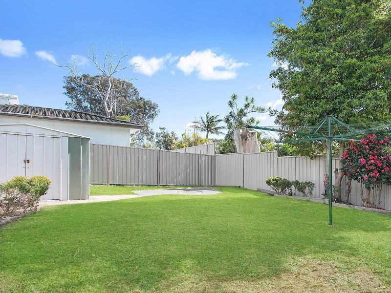 19 Yackerboom Avenue, Buff Point NSW 2262
