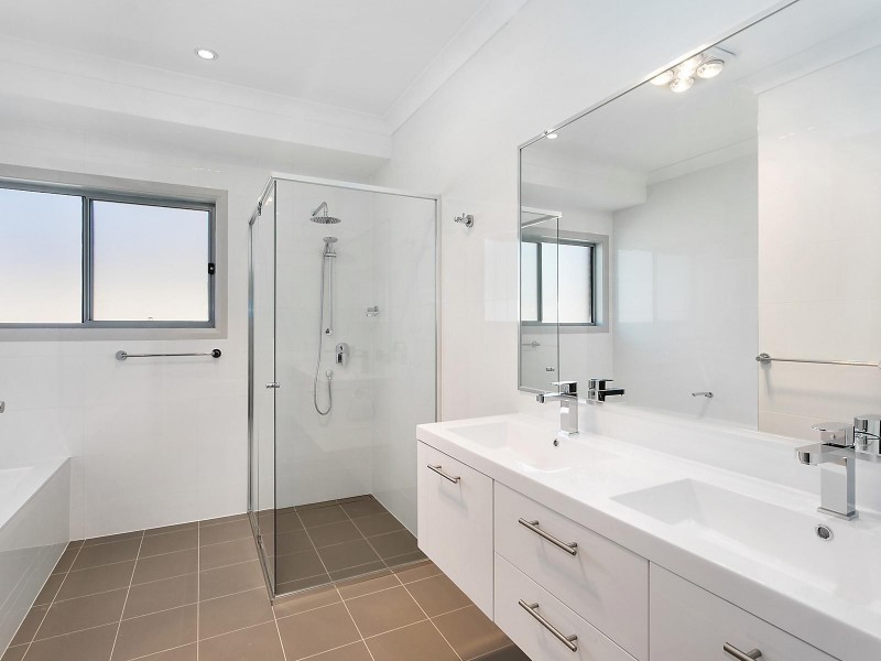 54 Settlers Road, Wadalba NSW 2259