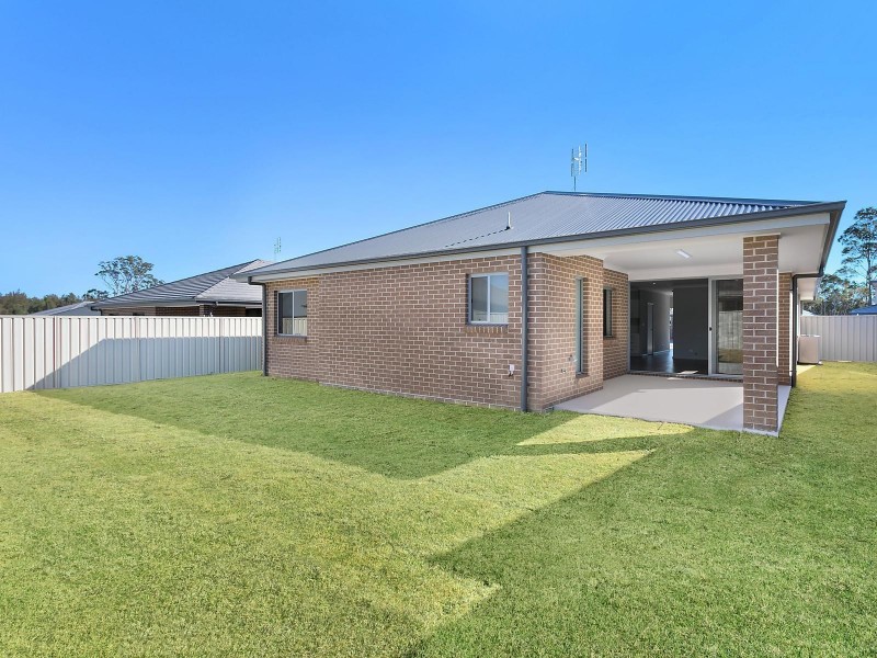 54 Settlers Road, Wadalba NSW 2259