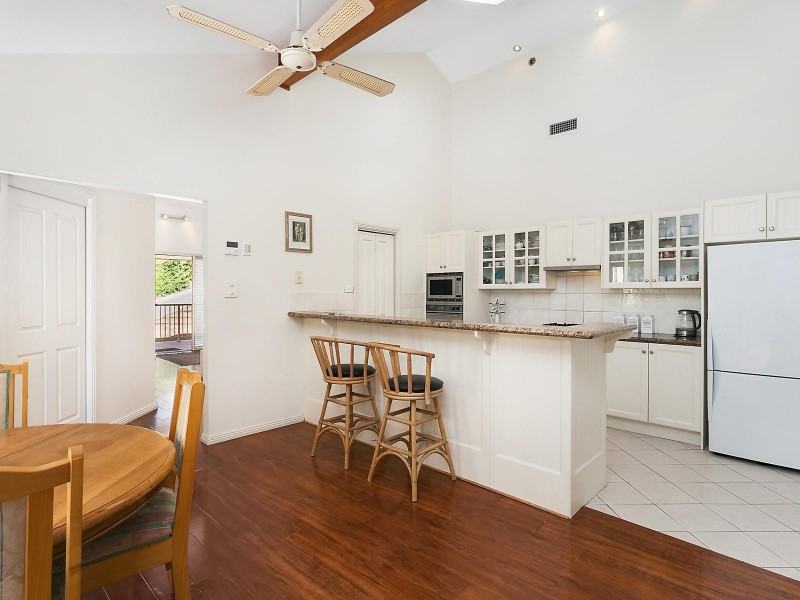 15 Karen Close, Lisarow NSW 2250