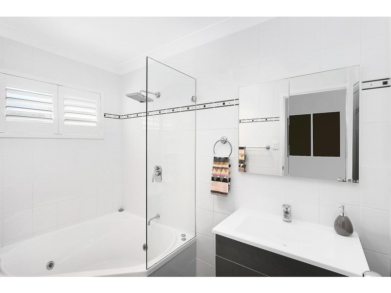 22 Dale Avenue, Chain Valley Bay NSW 2259