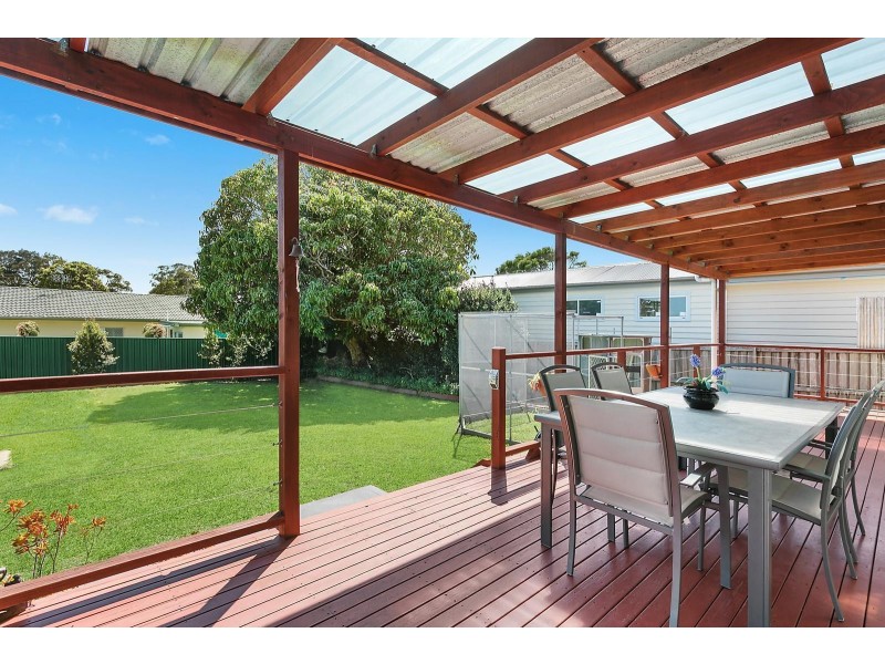 4 Barnard Crescent, Toukley NSW 2263