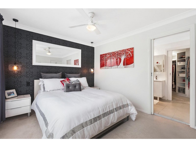 7 Eliot Street, Mannering Park NSW 2259