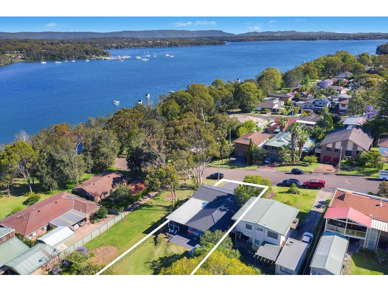 7 Eliot Street, Mannering Park NSW 2259