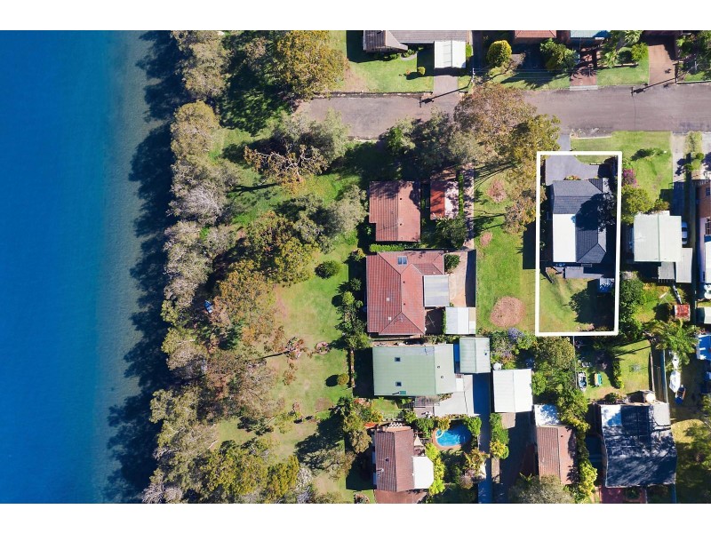 7 Eliot Street, Mannering Park NSW 2259