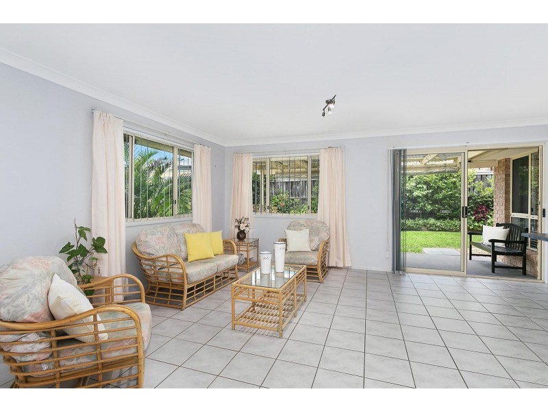 2 Aroona Close, Gwandalan NSW 2259