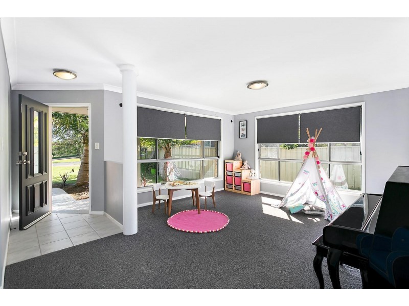 9 Blue Box Close, Hamlyn Terrace NSW 2259