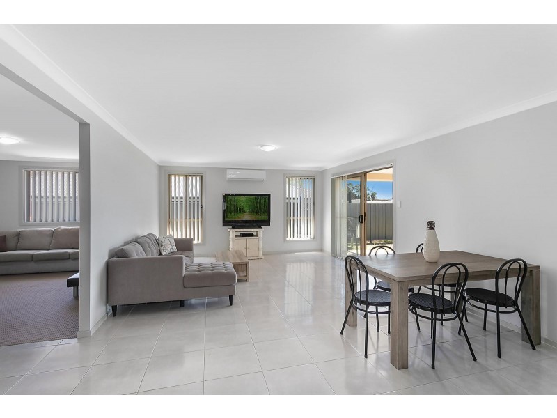 36 Voyager Street, Wadalba NSW 2259