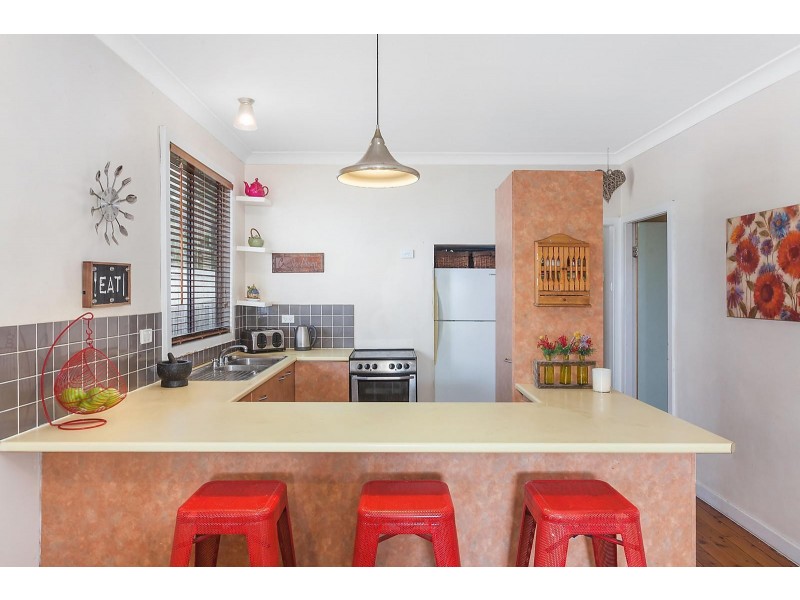 2 Swan Street, Kanwal NSW 2259