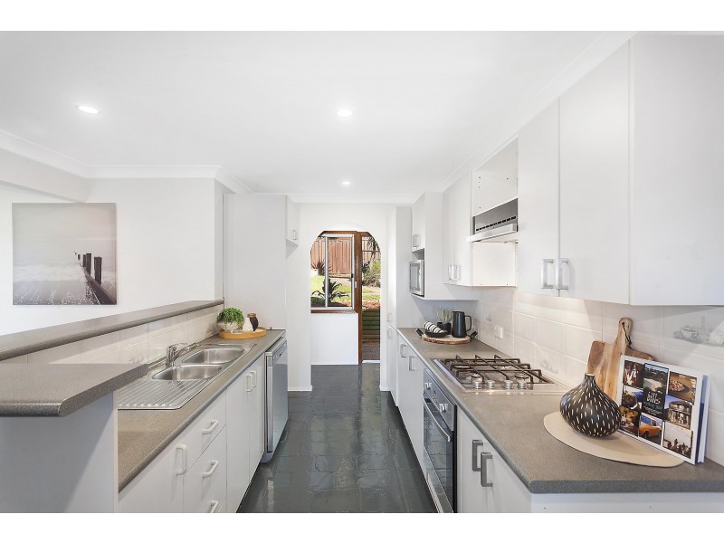 42 Middlesex Avenue, Gorokan NSW 2263