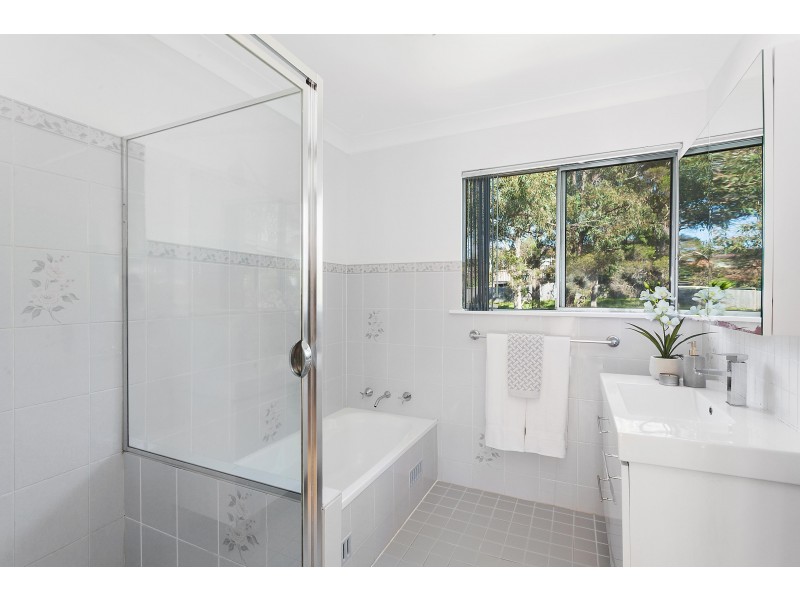 42 Middlesex Avenue, Gorokan NSW 2263