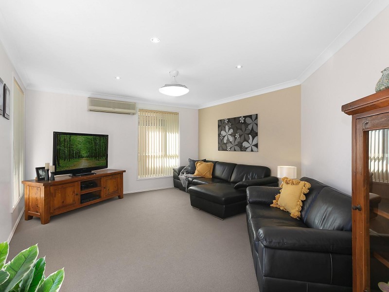 31 Teragalin Drive, Chain Valley Bay NSW 2259