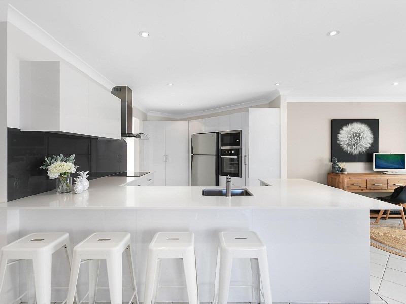 31 Teragalin Drive, Chain Valley Bay NSW 2259