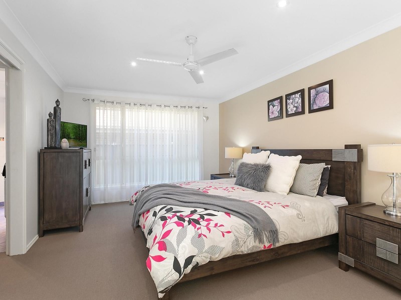 31 Teragalin Drive, Chain Valley Bay NSW 2259