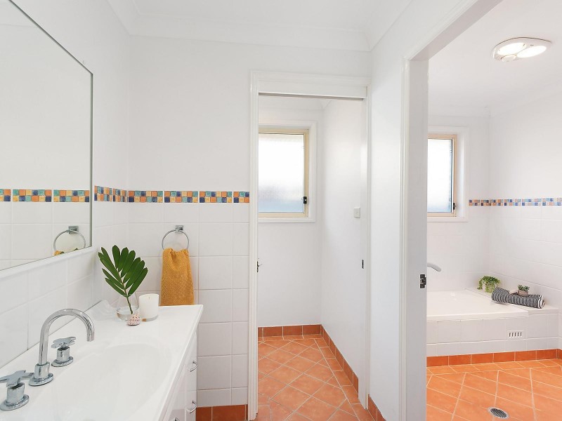 31 Teragalin Drive, Chain Valley Bay NSW 2259