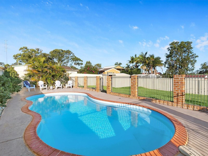 31 Teragalin Drive, Chain Valley Bay NSW 2259