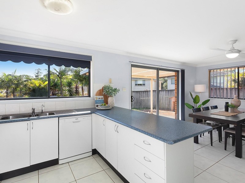 18 Washpool Crescent, Woongarrah NSW 2259
