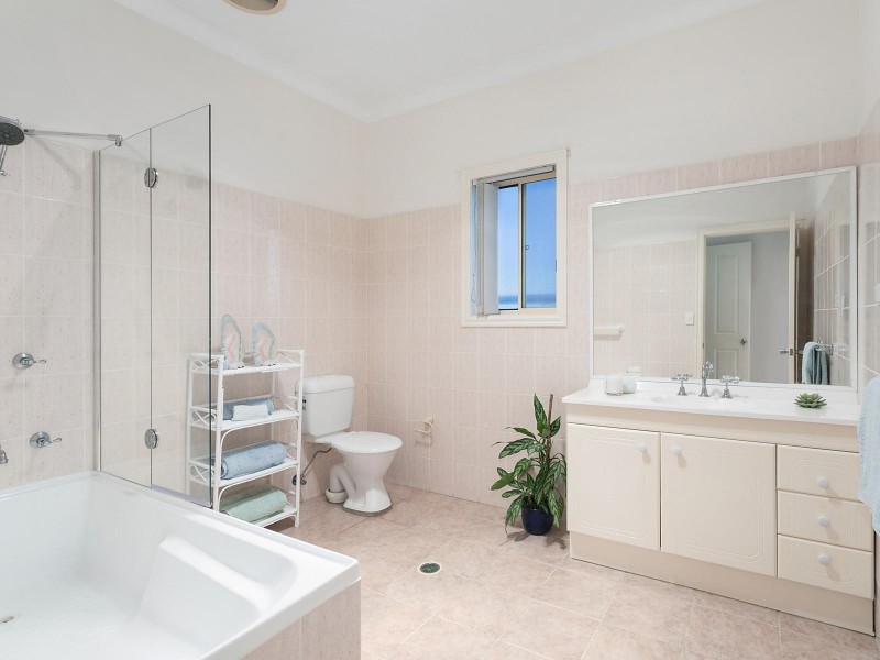 7 Collendina Road, Gwandalan NSW 2259