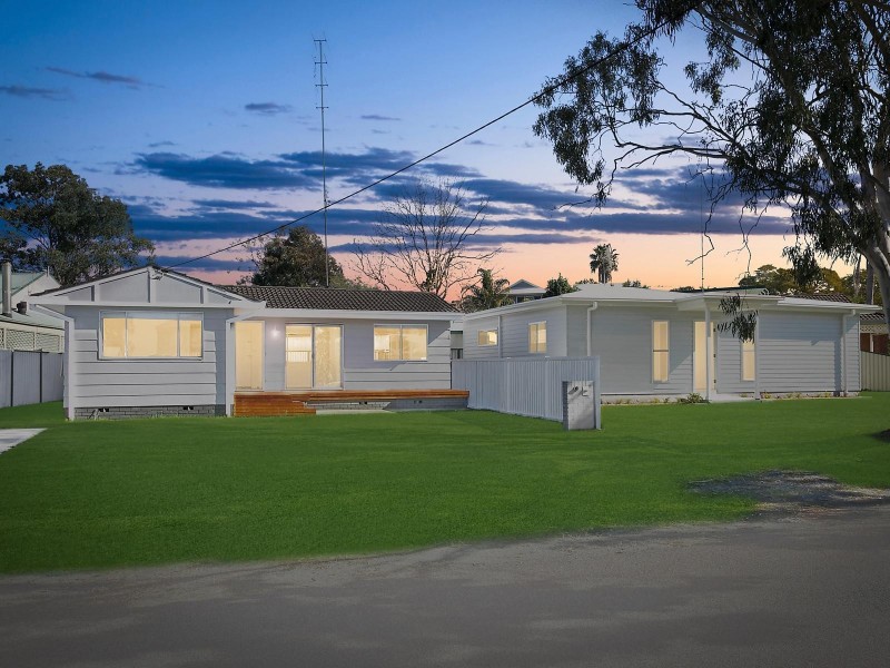 19 Gymea Crescent, Mannering Park NSW 2259