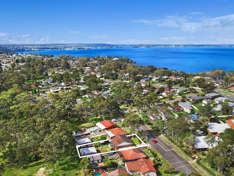 54 Cadonia Road, Tuggerawong NSW 2259