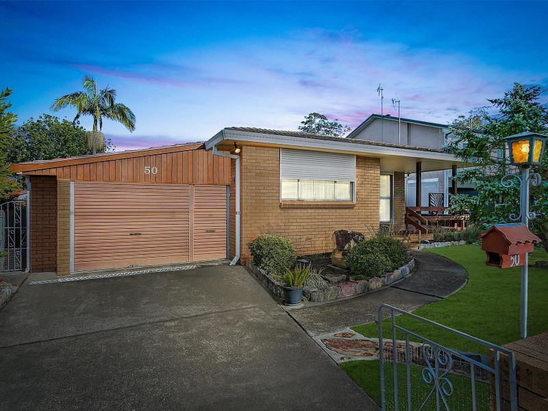 50 Sunrise Avenue, Budgewoi NSW 2262
