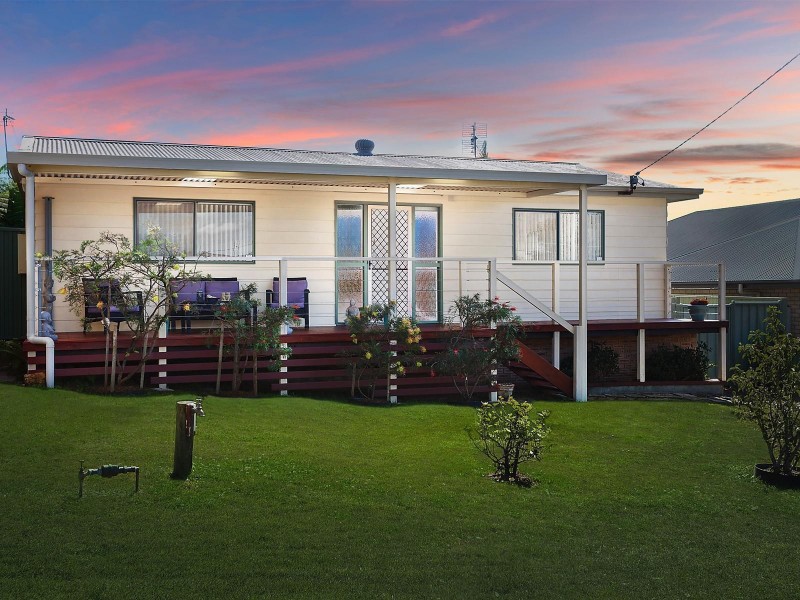 41 Carinya Street, Charmhaven NSW 2263