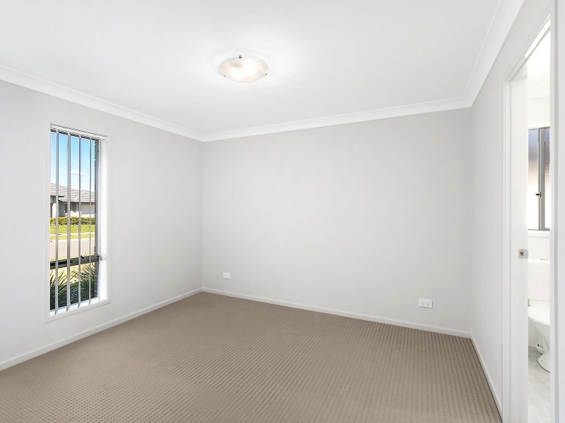 35 Regatta Way, Summerland Point NSW 2259