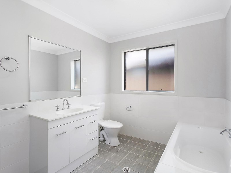 35 Regatta Way, Summerland Point NSW 2259