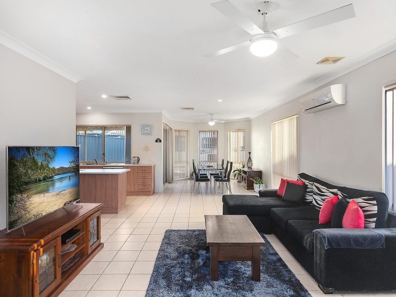 7 Mebbin Circuit, Woongarrah NSW 2259
