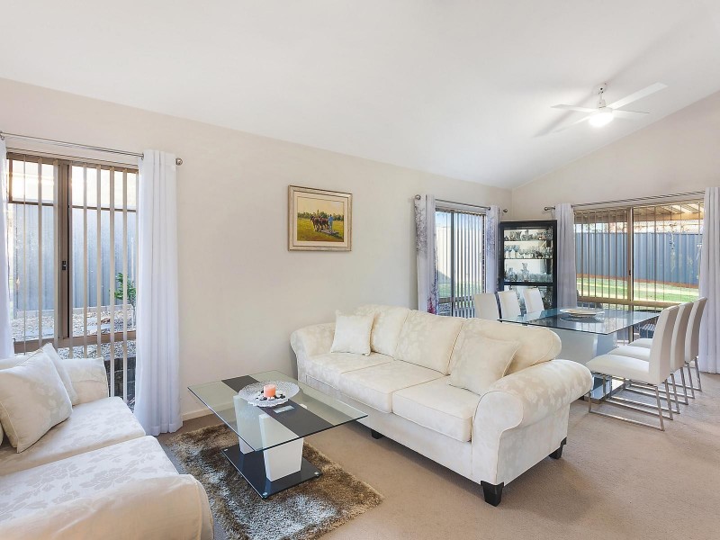 7 Mebbin Circuit, Woongarrah NSW 2259