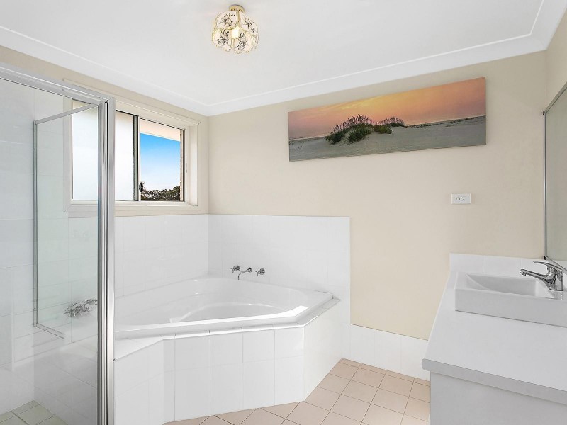 30 Kuttabul Road, Wadalba NSW 2259