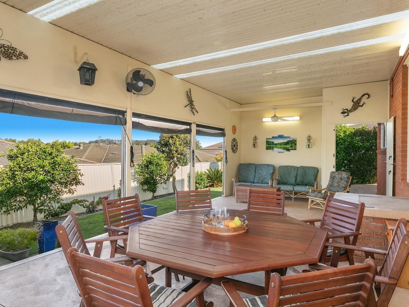 15 Warrigal Road, Woongarrah NSW 2259