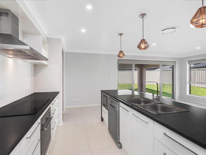 25 Cedar Cutters Crescent, Cooranbong NSW 2265