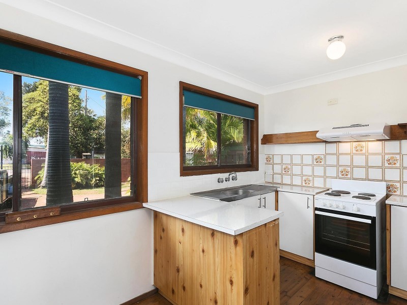 12 Main Road, Toukley NSW 2263