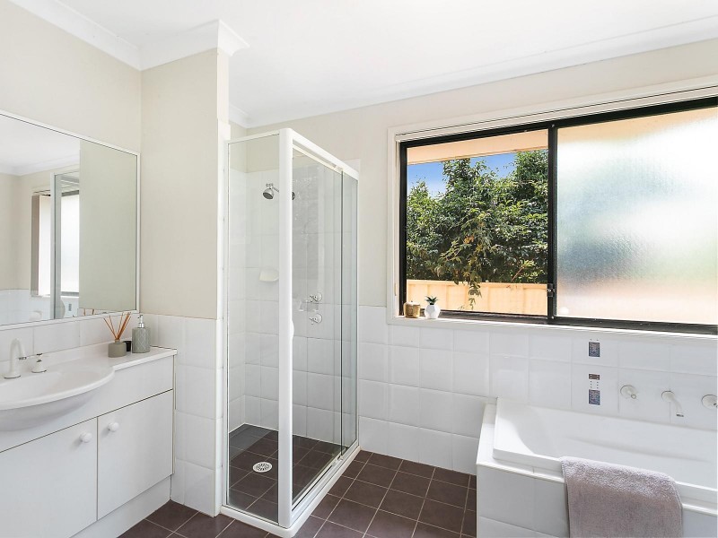 150 Blueridge Drive, Blue Haven NSW 2262