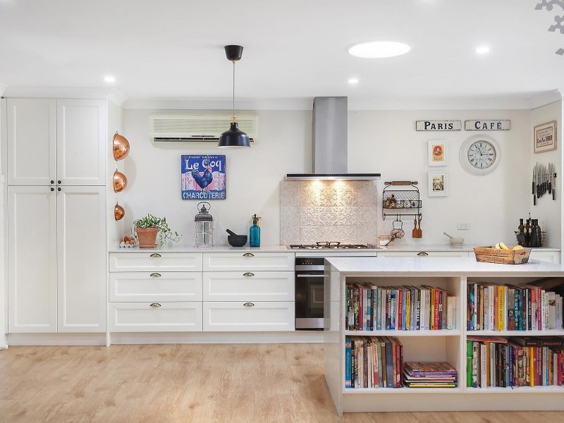 8 Yeramba Road, Summerland Point NSW 2259