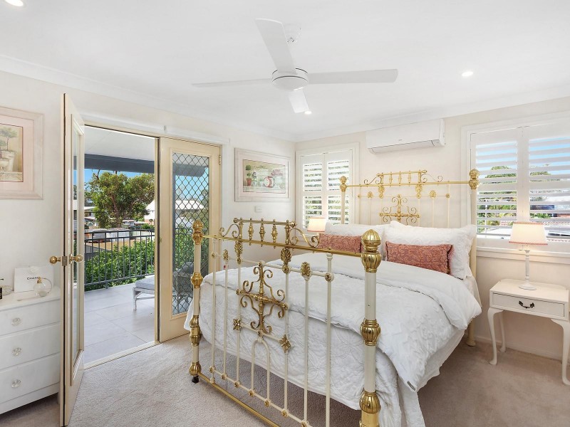 8 Yeramba Road, Summerland Point NSW 2259