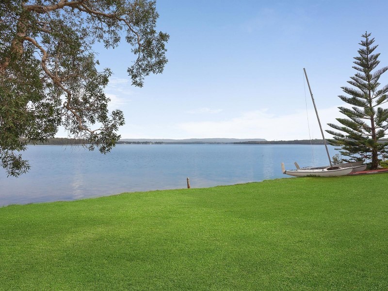 12 Sunset Parade, Chain Valley Bay NSW 2259