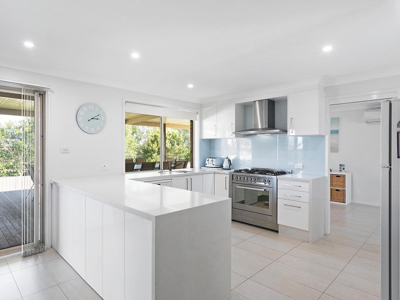 154 Roper Road, Blue Haven NSW 2262