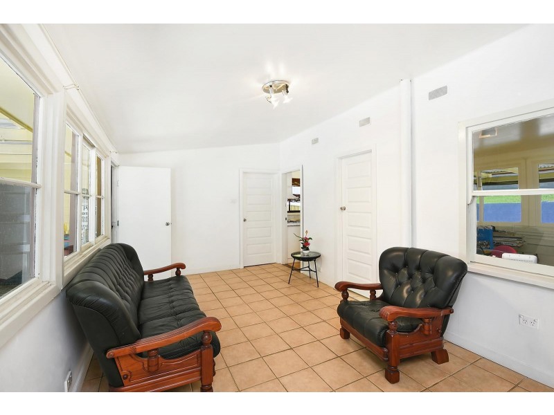 20 Kirkdale Drive, Kotara South NSW 2289