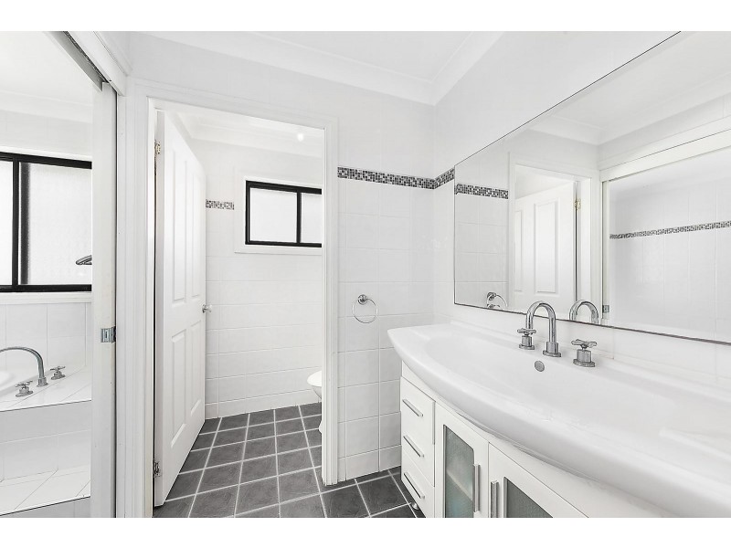 4 Prestwick Street, Fletcher NSW 2287