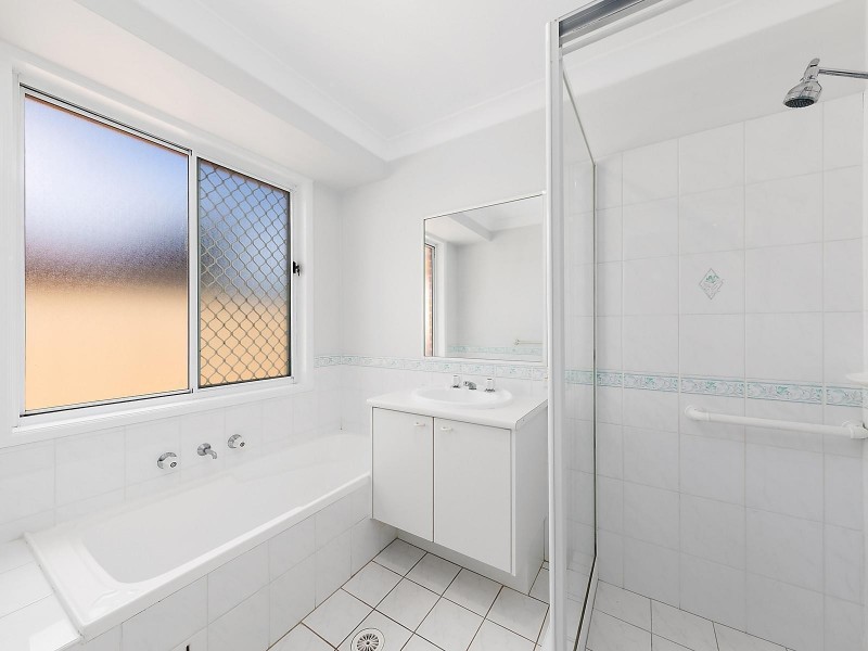 26 Blue Gum Court, Mount Hutton NSW 2290