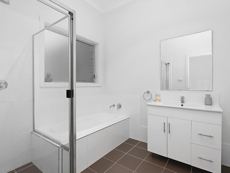 48 Jetty Parade, Fletcher NSW 2287