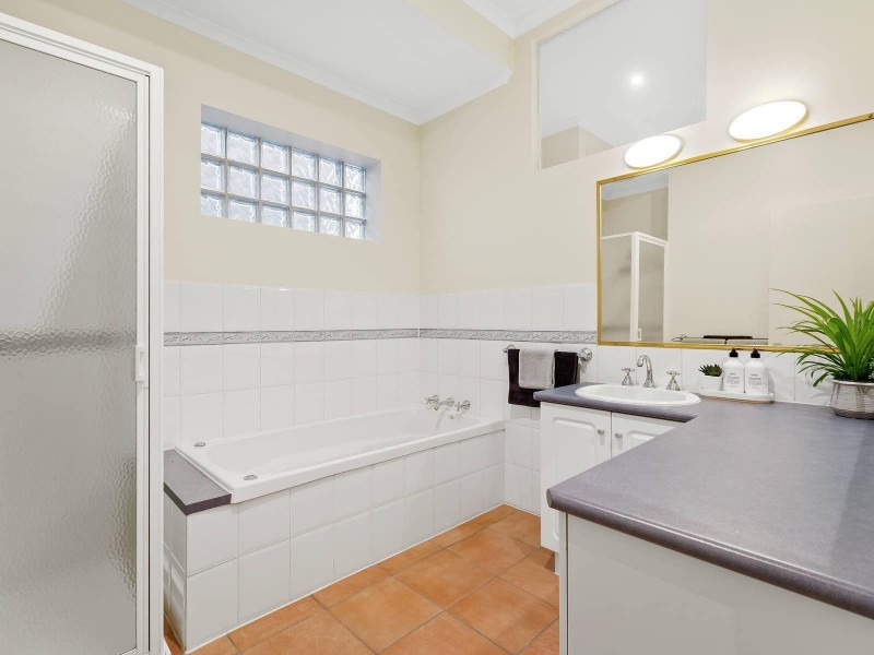 215-216 Beach Road, Mordialloc VIC 3195