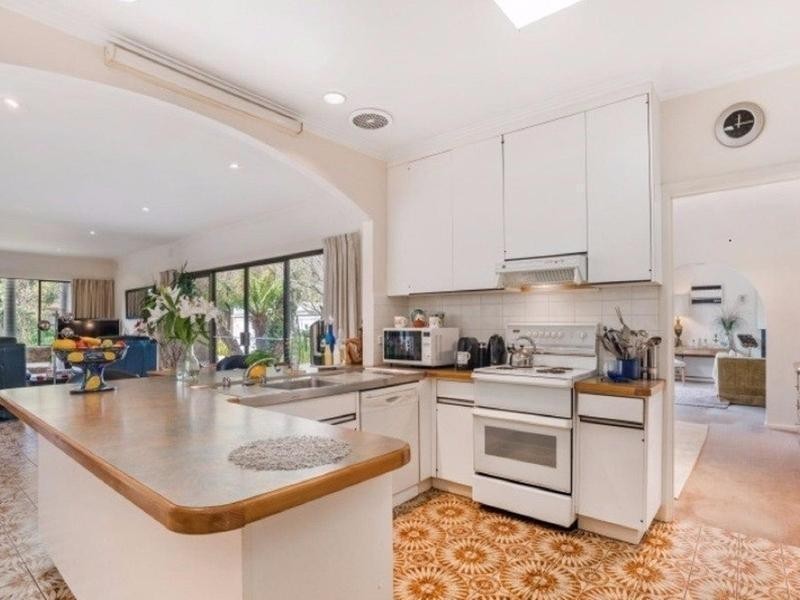 10 Rosemary Road, Beaumaris VIC 3193