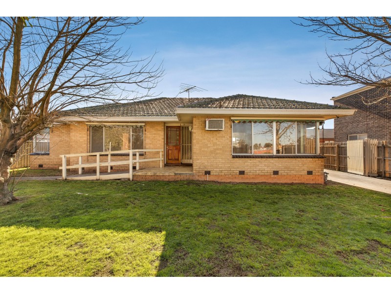 28 Henry Street, Pakenham VIC 3810