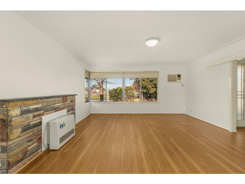 28 Henry Street, Pakenham VIC 3810