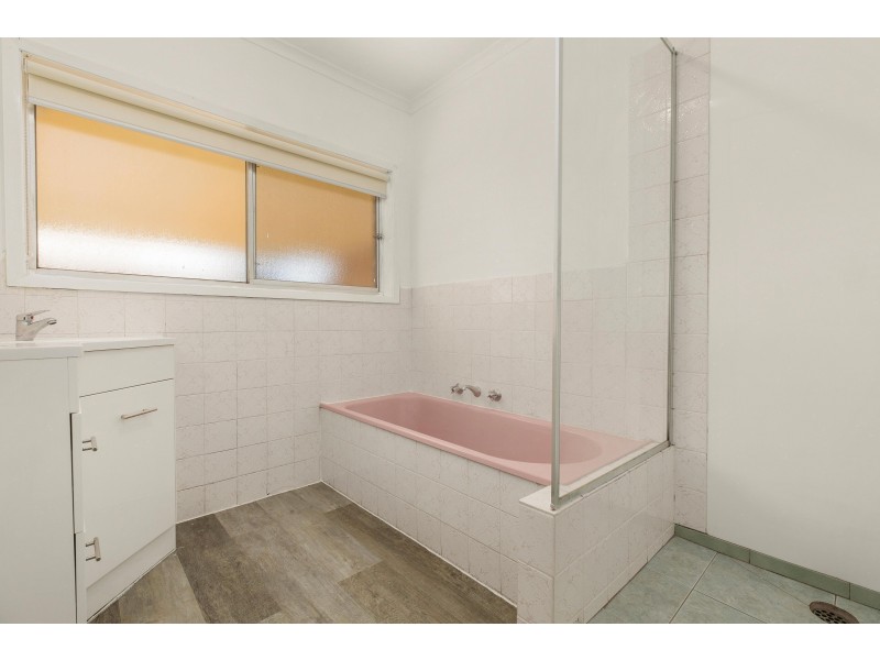 28 Henry Street, Pakenham VIC 3810