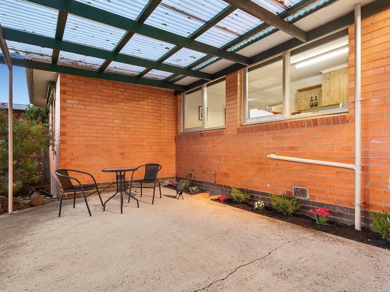 24 Royton Street, Burwood East VIC 3151